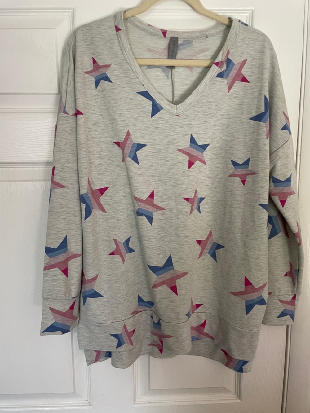 Honeyme Curvy Pastel Star Print Top in Gray, Pink, Blue
